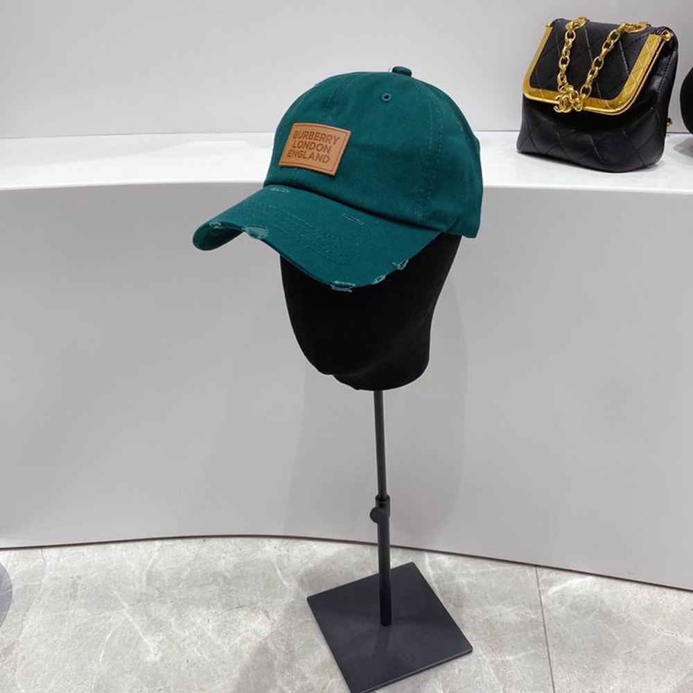Bv*b*rry Hat